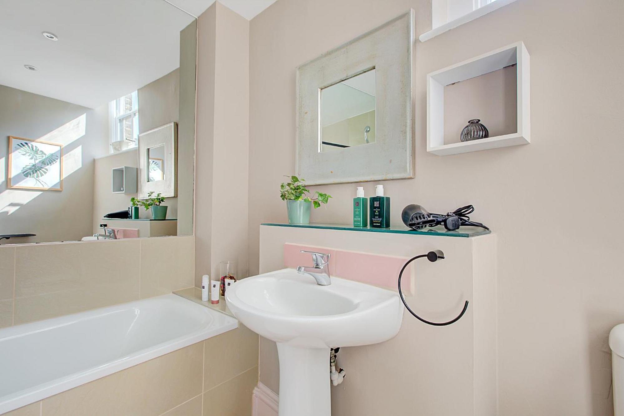 Old Street Iconic Warehouse Style 4 Bedroom 2 Bath House Prime Central London Location 외부 사진
